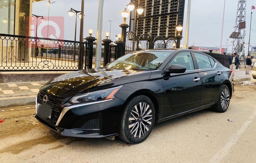 نيسان ألتيما